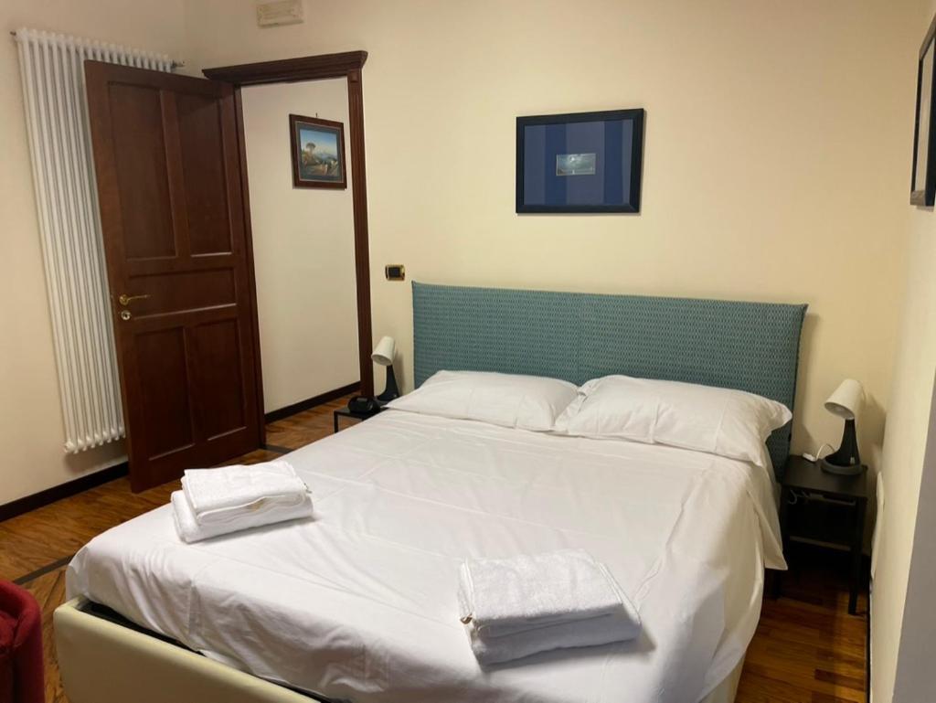 Caravaggio Apartment Νάπολη Εξωτερικό φωτογραφία